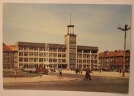 KOSZALIN. Plac Bojowników PPR - w głębi ratusz, CZYSTA