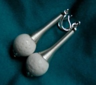 Długie kolczyki z białym koralem, srebro