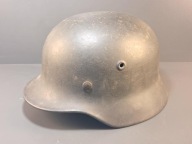 Niemiecki Hełm M40 Q64 – Jednokolorowy Kamuflaż – Kalka pod farbą