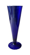 Szklany kobaltowy wazon/kielich, PRL vintage lata 70-te, 21 cm