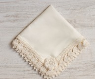 Szatka do chrztu z perełką, ecru,z haftem, personalizowana