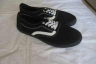 TRAMPKI NOWE ROZM 44