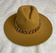 KAPELUSZ DAMSKI Z ŁAŃCUCHEM MM SWEET CIEMNY BEŻ nr 040B