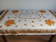 OBRUS LNIANY 160 / 134 cm.