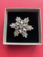 PIĘKNA BROSZKA KRYSZTAŁOWA KWIAT RODOWANE WYKOŃCZENIE ,PREZENT VINTAGE 50'