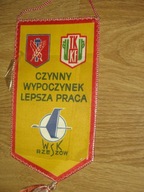WSK RZESZÓW czynny wypoczynek - lepsza praca KAMIONKA 1974 TKKF proporczyk