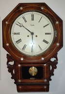 Stary piękny zegar wahadłowy skrzynka przedwojenna mechanizm nowszy Genfa