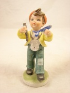 FIGURKA PORCELANOWA CHŁOPIEC 14 CM