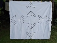 Piękny obrus z haftami Richelieu - 150cm x 140 cm - bdb !!