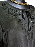 Czarna elegancka bluzka długi i 3/4 rękaw piękny dekolt koraliki r. L