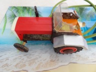 Bardzo stary traktorek na baterie