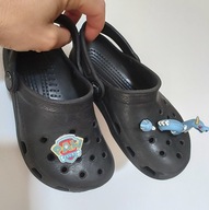 Klapki CROCS c10 c11 (28) czarne z przypinkami Psi Patrol, Potwór Loch Ness