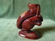 Wazonik w kształcie wiewiórki - ceramika szkliwiona PRL