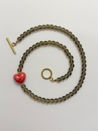 Naszyjnik handmade KOVALI ze szklanych koralików z sercem zapięcie toggle