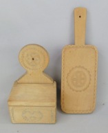 Rękodzieło ludowe - Drewniana solniczka wisząca + deska 1980r Metka