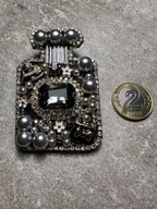 Piękna elegancka broszka Perfum Perfumy sztuczne perły