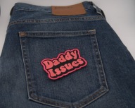 Naszywka Haftowana DADDY ISSUES – 9 x 5,5 cm