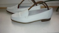 Clarks- białe damskie skórzane mokasyny r; 41