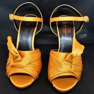 Wysokie złote szpilki New Look na szerszą nogę