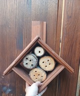 Domek dla owadów pszczół zapylaczy murarek