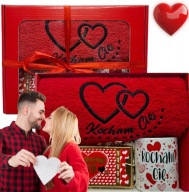 WYJĄTKOWY ZESTAW PREZENTOWY RĘCZNIK Z HAFTEM, KUBEK I CZEKOLADA WALENTYNKI