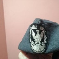 Beret wojskowy furażerka