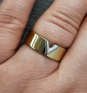 49639 Pierścionek stal chirurgiczna średnica 19 mm obrączka z V