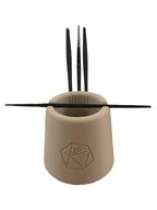 Pojemnik do czyszczenia pędzli malowania miniatur D20 DnD