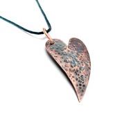 Wisiorek serce z miedzi.