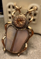 Piękna broszka Żuk Żuczek Owad masa perłowa