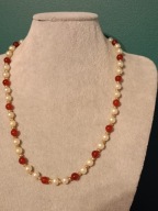 Naszyjnik z ze sztucznych i agatów