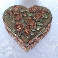 Szkatułka drewniana serce z różami