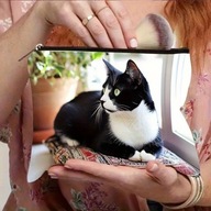 KOSMETYCZKA SASZETKA SZMINKI DROBNE KOSMETYKI ARTEMIS PIÓRNIK uroczy kot
