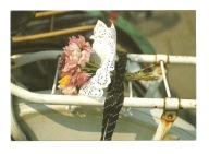 Pocztówka - Rower i bukiecik kwiatów w koronkach ...