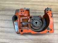 HUSQVARNA 44 KARTER POŁÓWKA SILNIKA LEWA SILNIKA PODSTAWA MOCOWANIE MISA