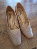 Bezowe czółenka 36