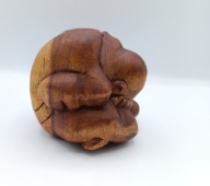 Skulony płaczący człowiek jogin Budda ciekawa rzeźba z drewna 10cm