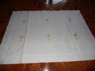 Duża poszewka na poduszke z haftem