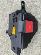 Mercedes C-klasa W205 C63 AMG rozdzielacz prądu klema akumulatora