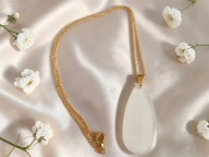 Naszyjnik z żywicy epoksydowej dzień kobiet wisiorek handmade łezka