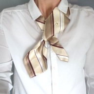 Ozdobny krawat damski wiązany