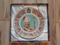 Talerz Porcelanowy nr230 ? z wizerunkiem Papieża Jana Pawła II PRL podpis