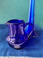 Mały dzbanek mlecznik szkło kobaltowe 9 cm