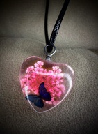Naszyjnik z żywym kwiatem w żywicy – serce 2x2 cm