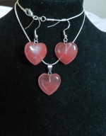 Różowy kwarc, kamień miłości, serduszka, zestaw biżuterii