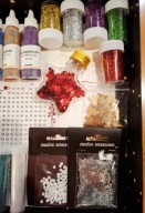 Zestaw ozdób świątecznych brokatów pędzli naklejek farb do zdobienia