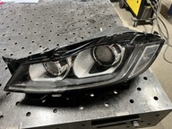 Jaguar XF X260 2016 Przód strona lewa Lampa przednia UK