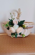 Koszyk wielkanocny z polskiej wybielanej wikliny- zdobiony kwiatami
