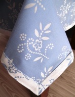 Obrus niebieski, żakardowy bawełniany, 120x160 cm Kwiaty