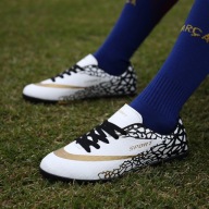 Buty piłkarskie dla dzieci na Boisko i Orlik TURFY Białe ROYAL roz.31